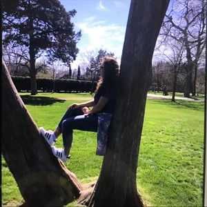 Meet your Posher, Mena